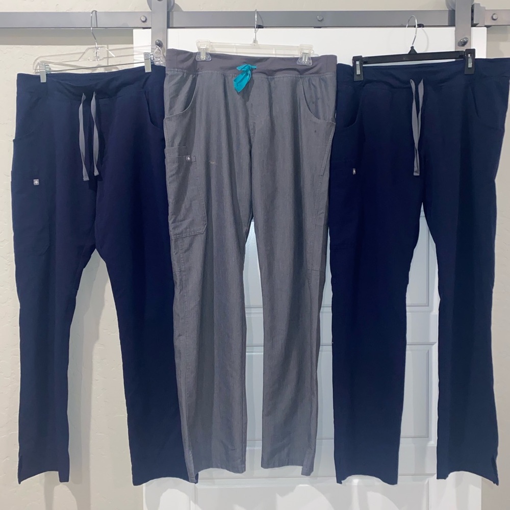 Women’s Kade Cargo Scrub Pants  (3 Pair Set)